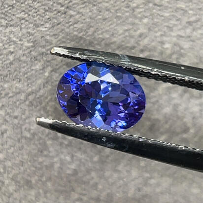 9x7 Oval Tanzanite (2.20 ct) 9x7 Oval Tanzanite (2.20 ct)