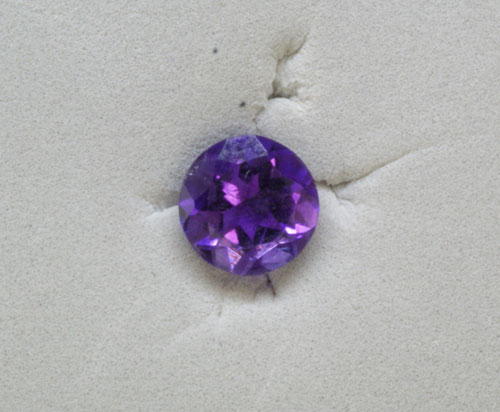 3mm Round Amethyst (0.10 ct) 3mm Round Amethyst (0.10 ct)