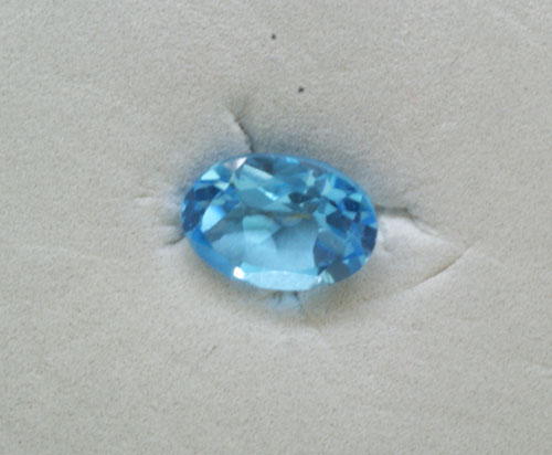5x7 Oval Blue Topaz (0.96 ct) 5x7 Oval Blue Topaz (0.96 ct)
