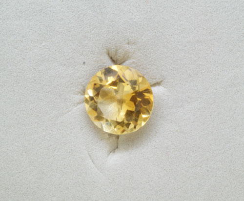 6mm Round Citrine (0.70 ct) 6mm Round Citrine (0.70 ct)