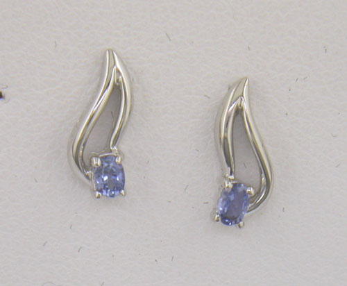 14K White Gold Yogo Sapphire Earrings 14K White Gold Yogo Sapphire Earrings