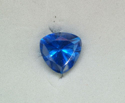 7mm Trillion Kashmir Blue Topaz (1.32 ct) 7mm Trillion Kashmir Blue Topaz (1.32 ct)