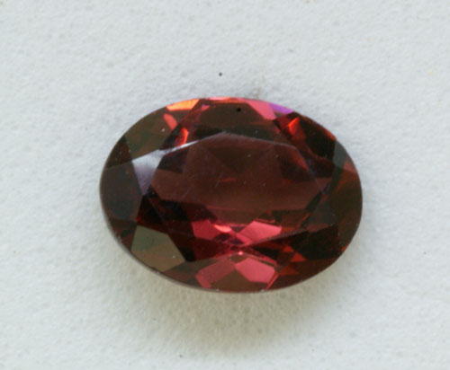 9.5x7.5 Oval Rhodolite Garnet (3.14 ct) 9.5x7.5 Oval Rhodolite Garnet (3.14 ct)