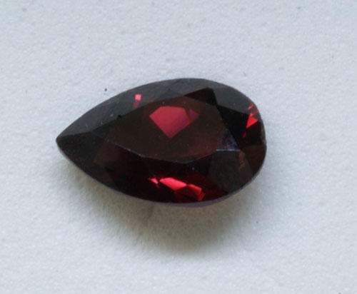 5x3 Pear Shape Rhodolite Garnet (0.27 ct) 5x3 Pear Shape Rhodolite Garnet (0.27 ct)