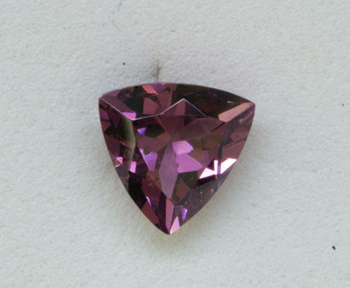 5mm Trillion Rhodolite Garnet (0.55 ct) 5mm Trillion Rhodolite Garnet (0.55 ct)