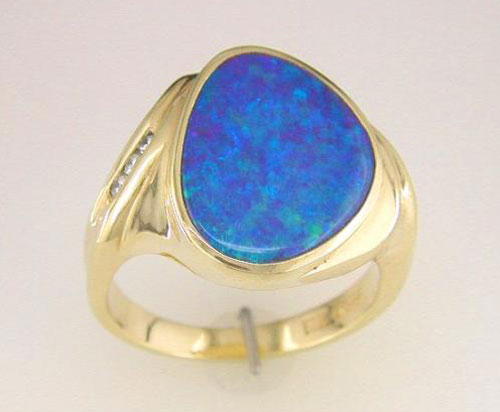 14K Yellow Gold Australian Opal Doublet Ring with Diamond 14K Yellow Gold Australian Opal Doublet Ring with Diamond