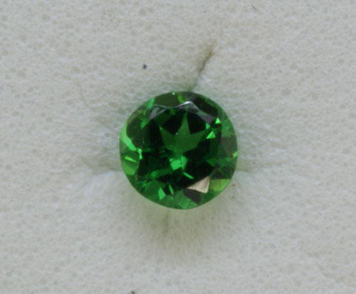 1.3mm Round Diamond Cut Tsavorite (0.01 ct) 1.3mm Round Diamond Cut Tsavorite (0.01 ct)