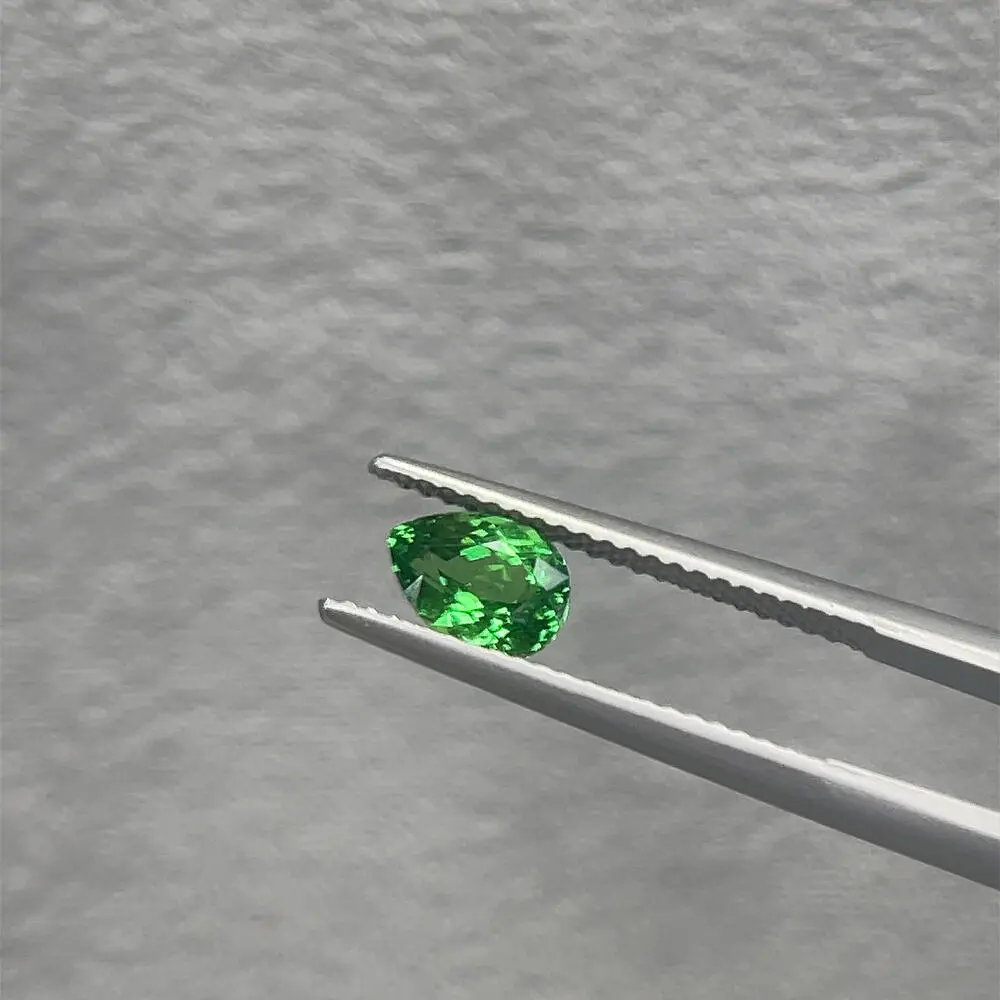 7x5 Pear Tsavorite (0.75 ct) 7x5 Pear Tsavorite (0.75 ct)