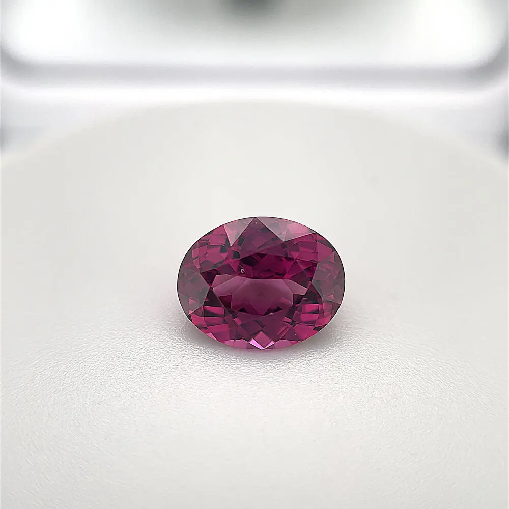 10.8x8.5 Oval Purple Garnet (4.31&nbsp;ct)