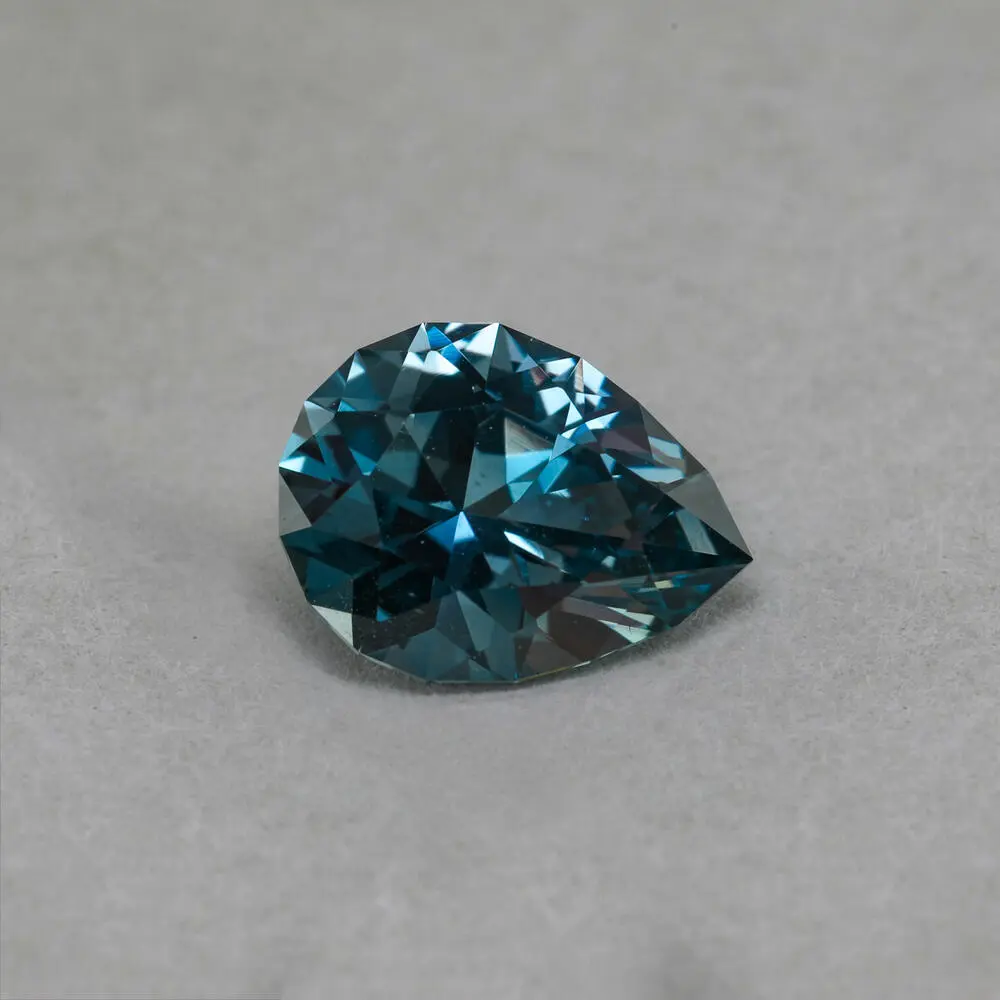 7.57x5.77x3.71 Pear Montana Sapphire (1.11&nbsp;ct)